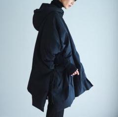 【おしゃれ】ミラオーウェン サスティナブルサイドリボンダウンポンチョ ブラック Mila Owen（ミラオーウェン）の「サスティナブルサイドリボン
