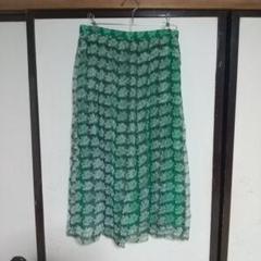 プリーツスカート
