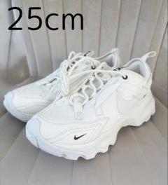 美品】Nike TC7900 ホワイトスニーカー 25cm