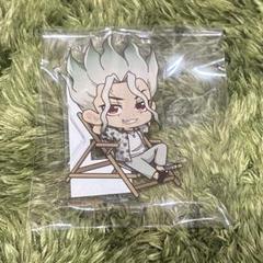 Dr.STONE×アニメイトカフェスタンド」龍水のハーフアップ姿に