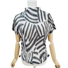 極美品！ISSEY MIYAKE　プリーツカットソー　Lサイズ　ベージュ 2025年最新】イッセイミヤケ プリーツの人気アイテム - メルカリ