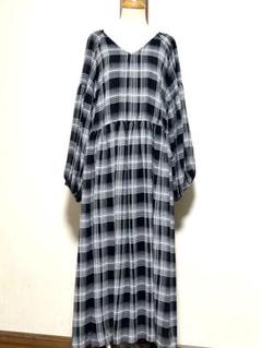 ゆったりめ　ビッグシルエット　ロングワンピース　ウエストドロスト　ONESIZE