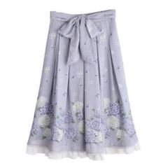アクシーズファム　アジサイ　スカート　プリント　華やか　梅雨　水色 アクシーズファム アジサイ スカート プリント 華やか 梅雨 水色