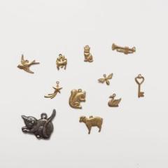 アクセサリーパーツ