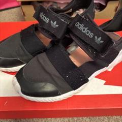 サマーシューズ　adidas