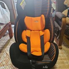 Joie ジュニアシート オレンジと黒 Joie ジュニアシート オレンジと黒