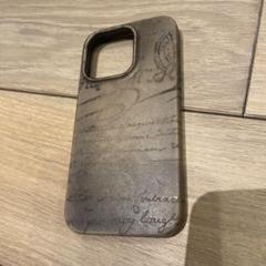 新品同様 ベルルッティ iPhone15promax ケース カリグラフィー スクリットレザー iPhone 15 Pro Maxケース | ベルルッティ JP