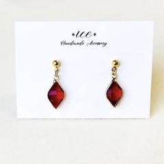 651◆レッド　ゴールド　小ぶり　一粒　ハンドメイド　ピアス　イヤリング