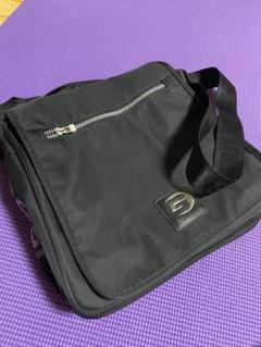 GUESS ブラック ショルダーバッグ　y2k