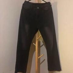【美品】黒デニム Lサイズ　ダメージ加工デザインのサムネイル
