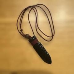 黒色石ナイフ型ペンダント