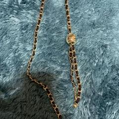 CHANELスマホショルダーストラップ