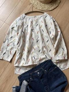 オシャレ　オススメ　刺繍　デザイン　ブラウス　ナチュラル　カジュアルのサムネイル