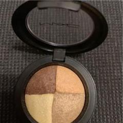 M・A・C スモール アイシャドウ