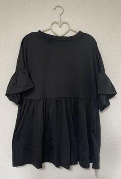 黒のフリル付き五分袖トップス L