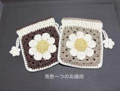 かぎ針編みポーチ　ハンドメイド　巾着ポーチ　花モチーフポーチ