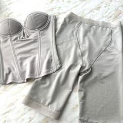 美品⭐︎bridalbloom ビスチェD65 フレアパンツ プッシュアップパッド B65】bridal bloom ビスチェ&フレアパンツ セット - メルカリ