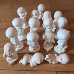 白い赤ちゃんのフィギュア 16体セット