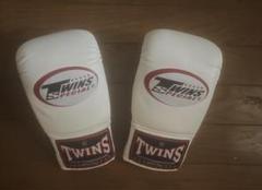 美品　Twins パンチンググローブ(1H) 本革製