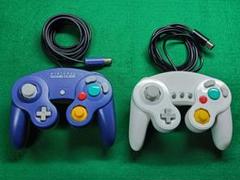 任天堂　ゲームキューブ　コントローラー　パープル　ホワイト　2個セット