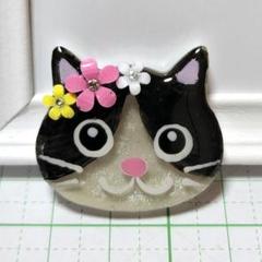 カヤ　　☪︎⋆☽様　猫　レジンヘアゴム　グレーハチワレ　お花飾り カヤ☪︎⋆☽様猫レジンヘアゴムグレーハチワレお花飾り