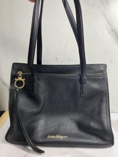 極美品！フェラガモ エイミートートバッグ ガンチーニ パンチングレザー ホワイト 楽天市場】Salvatore Ferragamo サルヴァトーレ フェラガモ AMY