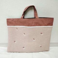 デコレクションズ ヌビチェリー刺繍入りピンク手提げバッグ レッスンバッグ 絵本袋