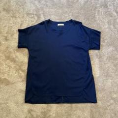 極美品　シンクロクロッシング　とろみ素材ネイビーTシャツのサムネイル