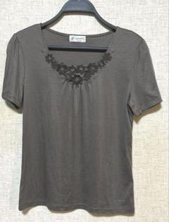 【アリスバリー】Aylesbury 半袖Tシャツ　花のモチーフ　東京スタイル