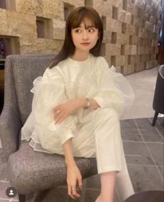 美品Bibiy フリルデザイン トレーナー F ホワイト 美品Bibiy フリルデザイン トレーナー F ホワイト