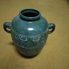 緑色の石製彫刻模様の壺 緑色の石製彫刻模様の壺 - メルカリ