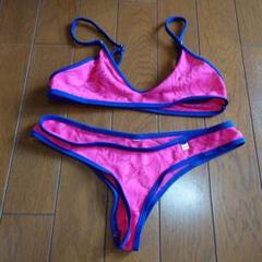 多様な wicked weasel シースルー花柄ピンクとネイビーのビキニ Tバック 水着・ラッシュガード