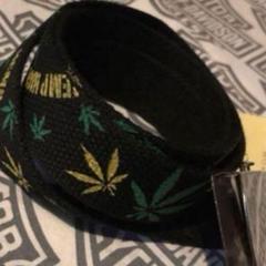 90's デッドストック　ガチャベルト　大麻柄　ガンジャ　麻　マリファナ　420のサムネイル