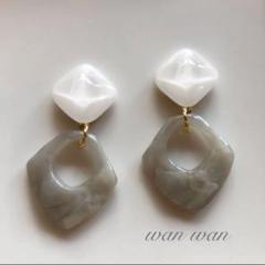 NEW!【219】ピュアホワイト カボション × 大ぶりグレー♡ ピアス