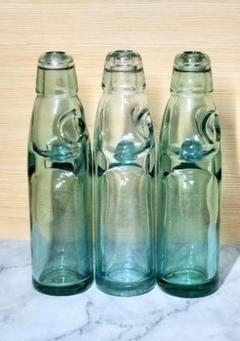 ラムネ瓶3本 ガラス瓶 - メルカリ
