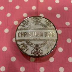 Dior クッションファンデ　　未使用、新品ですが、箱に凹みあり Dior クッションファンデ 未使用、新品ですが、箱に凹みあり