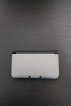 New 3DS LL シルバー 本体 充電コード SDカード セット