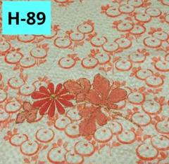 H-89 未着用 オレンジ系 花刺繍 かわいい柄 着物 はぎれ 正絹 リメイク