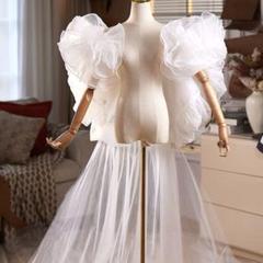 フリルがオシャレなトレーン仕様のロングショール ホワイト