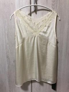 レース付きタンクトップ