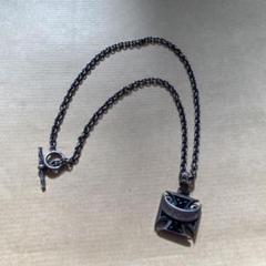 アージェントグリーム アイアンクロスネックレス