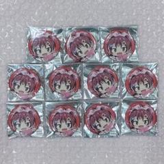 魔法少女まどか☆マギカ まどマギ カラオケの鉄人 カラ鉄 佐倉杏子 缶バッジ 魔法少女まどか☆マギカ だけ缶 佐倉杏子だけトレーディング缶