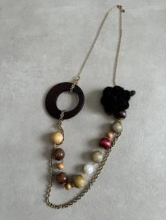 極美品 MARN I マルニ ネックレス 黒花の立体モチーフ レザー紐