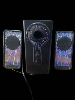★PC向き★サウンドスピーカーセット 2.1チャンネル LED付き 高音質
