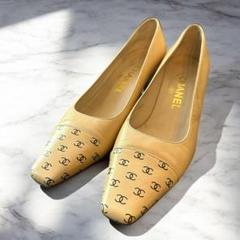 CHANEL Mini Coco Mark Pumps Beige