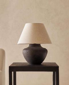 黒い陶器のランプ zarahome