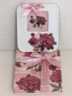 Photo Frame　ミニフォトフレーム　陶器製　ピンクのバラの可愛いデザイン