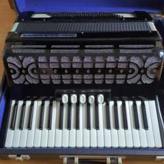 格安オークションHESSMÜHLER 高級アコーディオン 37鍵盤96ベース 格安オークションHESSMÜHLER 高級アコーディオン 37鍵盤96ベース