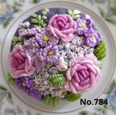 No.784 刺繍ブローチ ハンドメイド くるみボタン