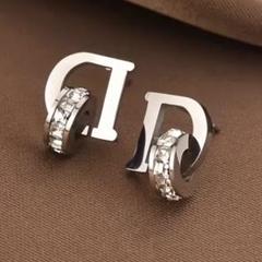 DIOR メンズ　片耳 Dior ディオール パール ピアス 片耳 ロゴ ゴールドカラー